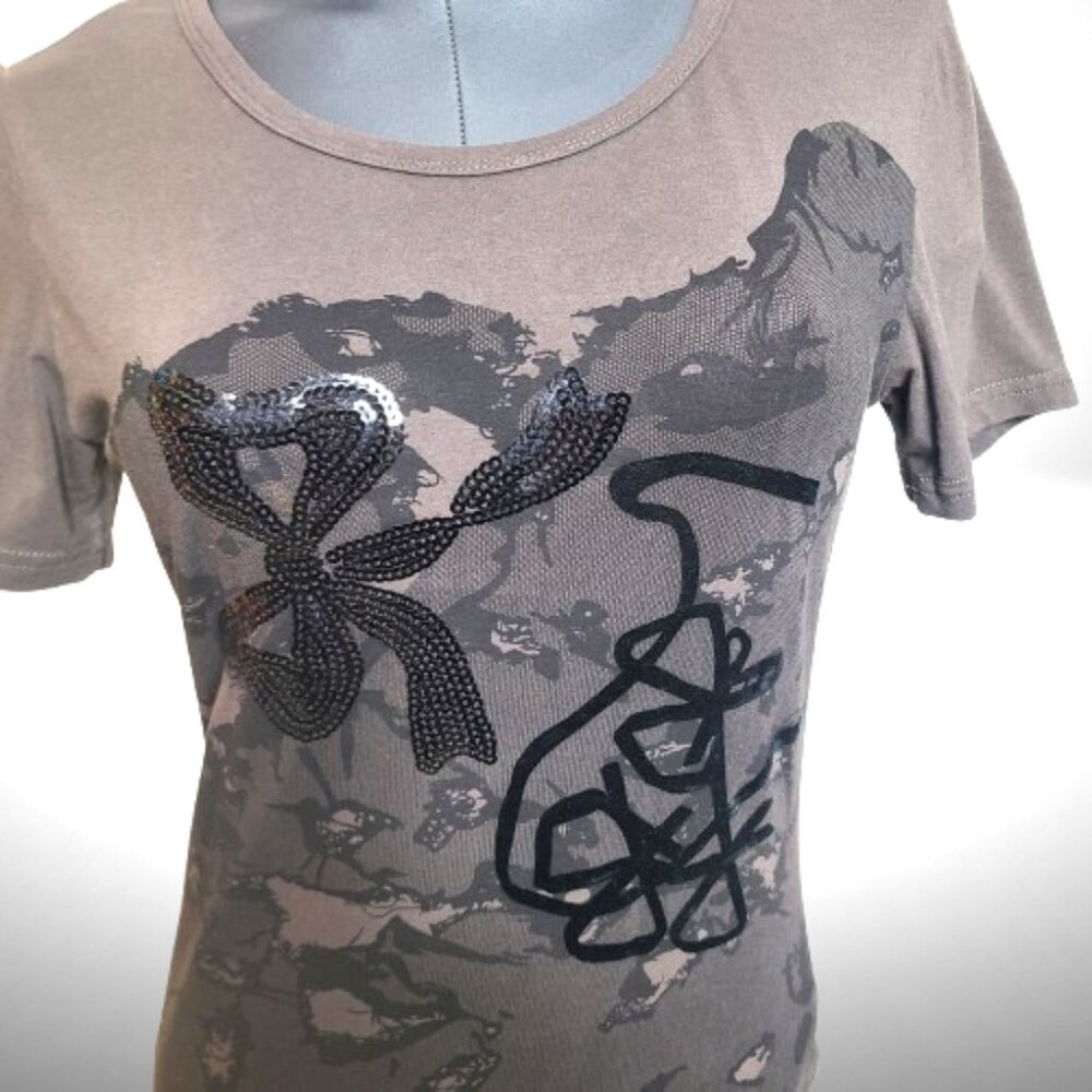 Moschino Jeans Gray Graphic Tee w/ Sequin Dragonfly | Size 42 (US 8) - Picture 2 of 15